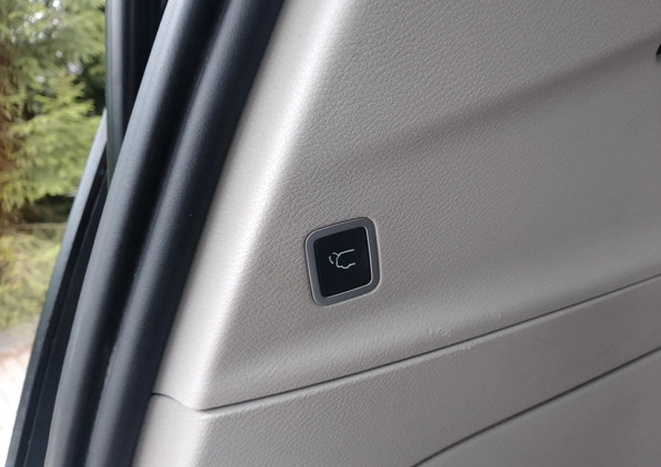 Chrysler Pacifica cena 139000 przebieg: 60327, rok produkcji 2021 z Białystok małe 667